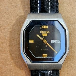 Black Seiko 5 Automatic Men’s Watch